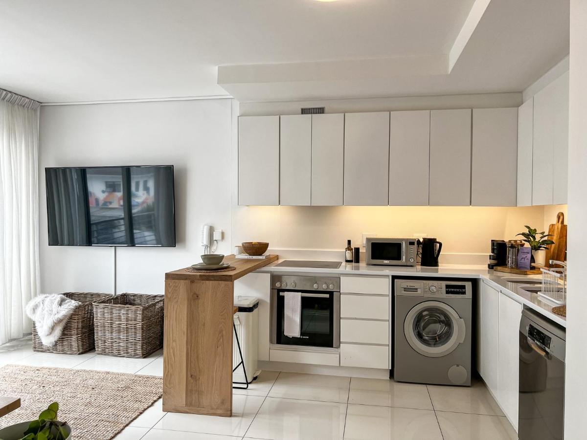 Luxury 1Br Green Point - Walk To Sea Point Promenade! Rooftop Pool, Secure Parking Cape Town Dış mekan fotoğraf